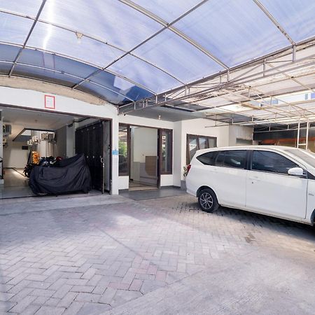 מלון Reddoorz At Nginden סוראבאיה מראה חיצוני תמונה